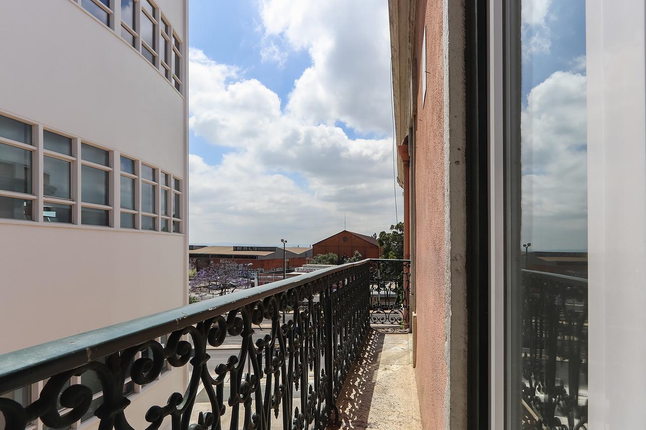 Kab+1 Hostel Lisbon Exterior photo